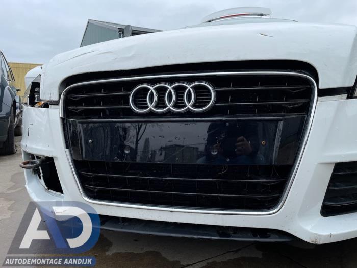Używane Grill Audi TT (8J3) 1.8 TFSI 16V Cena € 79,99 Procedura marży oferowane przez Autodemontage Aandijk