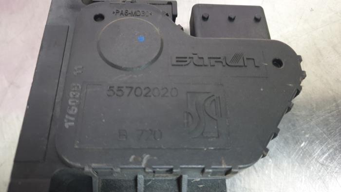 Throttle pedal position sensor from a Opel Corsa D 1.3 CDTi 16V ecoFLEX 2009