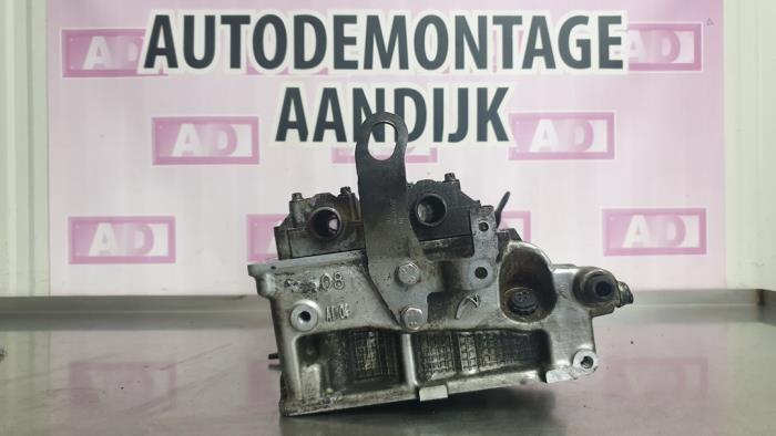 Cylinder head from a BMW 3 serie Touring (F31) 318d 2.0 16V 2018
