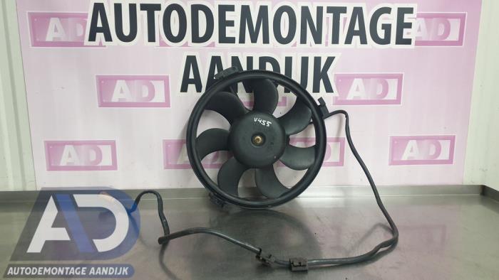 Używane Silnik wentylatora Audi A4 (B5) 2.6 E V6 Cena € 39,99 Procedura marży oferowane przez Autodemontage Aandijk