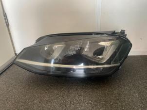 Used Headlight, left Volkswagen Golf VII (AUA) 2.0 GTD 16V Price € 299,99 Margin scheme offered by Autodemontage Aandijk