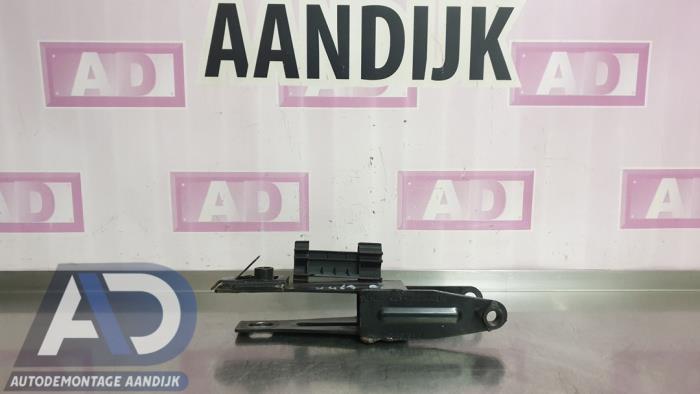Used Engine mount BMW Mini (R50/53) 1.6 16V Cooper Price € 19,99 Margin scheme offered by Autodemontage Aandijk