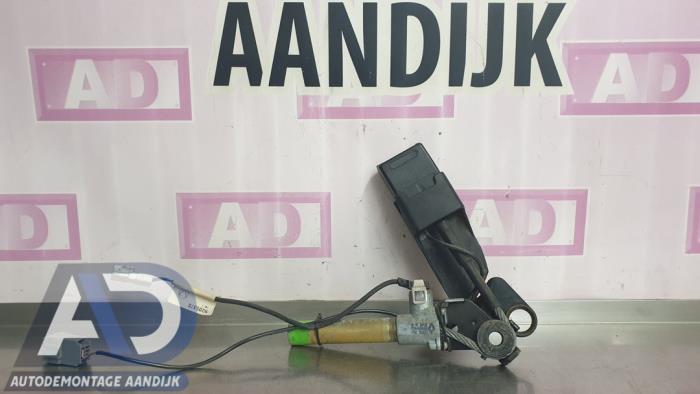 Begagnade Bältessträckare, vänster Renault Kangoo Express (FC) 1.9 D 65 Pris € 29,99 Marginaltabell erbjuds av Autodemontage Aandijk