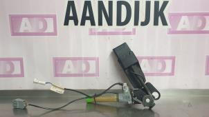 Used Seatbelt tensioner, left Renault Kangoo Express (FC) 1.9 D 65 Price € 29,99 Margin scheme offered by Autodemontage Aandijk