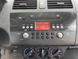 Gebrauchte Radio CD Spieler Suzuki Swift (ZA/ZC/ZD1/2/3/9) 1.3 VVT 16V Preis € 74,99 Margenregelung angeboten von Autodemontage Aandijk