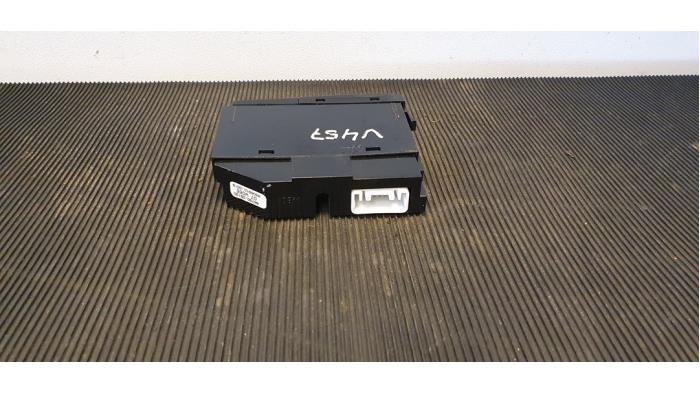 Rear window heating switch from a Toyota Avensis Wagon (T25/B1E) 1.8 16V VVT-i 2007