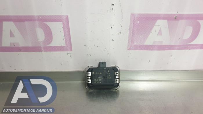 Begagnade Regnsensor Opel Astra H (L48) 1.7 CDTi 16V Pris € 19,99 Marginaltabell erbjuds av Autodemontage Aandijk