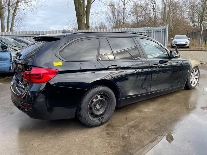 Naroznik karoserii prawy tyl z BMW 3 serie Touring (F31) 318d 2.0 16V 2018