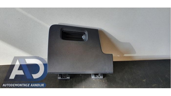 Begagnade Handskfack Volkswagen Golf Sportsvan (AUVS) 1.4 TSI 16V Pris € 24,99 Marginaltabell erbjuds av Autodemontage Aandijk