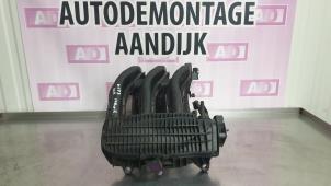 Usagé Tubulure d'admission Peugeot 108 1.2 VTi 12V Prix € 49,99 Règlement à la marge proposé par Autodemontage Aandijk