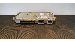 Usagé Amplificateur radio Audi A8 (D4) 4.2 TDI V8 32V Quattro Prix € 199,99 Règlement à la marge proposé par Autodemontage Aandijk