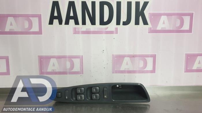 Używane Przelacznik combi okienny Volvo V40 (VW) 1.8 16V Cena € 24,99 Procedura marży oferowane przez Autodemontage Aandijk