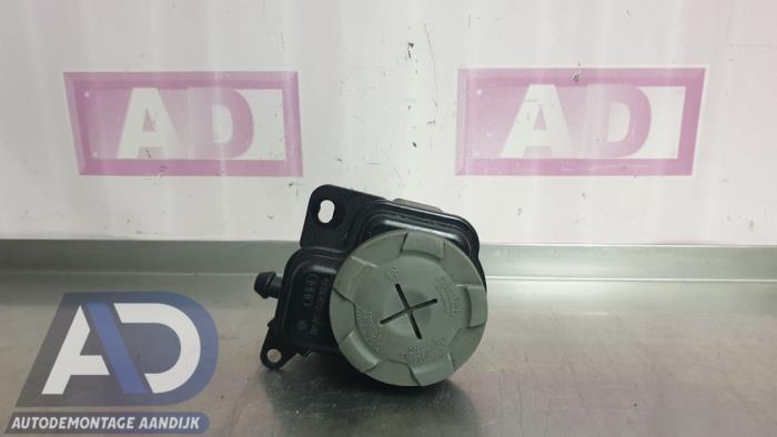 Begagnade Styrservotank Audi A8 (D4) 4.2 TDI V8 32V Quattro Pris € 29,99 Marginaltabell erbjuds av Autodemontage Aandijk