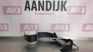 Usagé Ceinture de sécurité arrière centre Toyota Yaris II (P9) 1.0 12V VVT-i Prix € 34,99 Règlement à la marge proposé par Autodemontage Aandijk