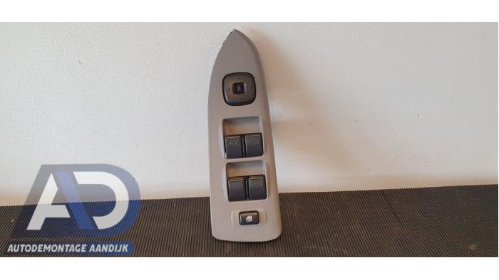 Usados Interruptor combinado de ventanillas Mazda Premacy 1.8 16V Exclusive HP Precio € 24,99 Norma de margen ofrecido por Autodemontage Aandijk