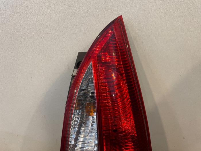 Tylne swiatlo pozycyjne prawe z Mazda Premacy 1.8 16V Exclusive HP 2001