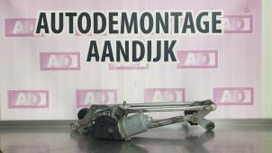 Used Wiper motor + mechanism Toyota Yaris II (P9) 1.0 12V VVT-i Price € 39,99 Margin scheme offered by Autodemontage Aandijk
