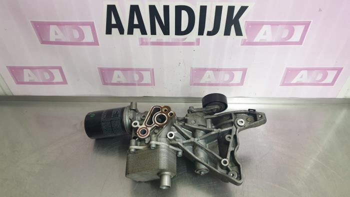 Cuerpo de filtro de aceite de un Audi TT (8J3) 1.8 TFSI 16V 2011