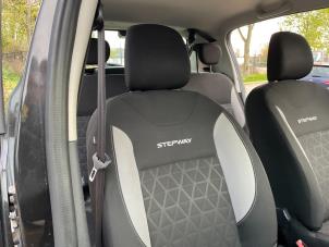 Used Seat, right Dacia Sandero II 0.9 TCE 12V Price € 99,99 Margin scheme offered by Autodemontage Aandijk