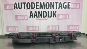 Używane Plyta zamka przedniego Opel Astra J (PC6/PD6/PE6/PF6) 1.6 16V Ecotec Cena € 49,99 Procedura marży oferowane przez Autodemontage Aandijk