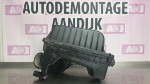 Używane Obudowa filtra powietrza Opel Astra H (L48) 1.6 16V Cena € 24,99 Procedura marży oferowane przez Autodemontage Aandijk