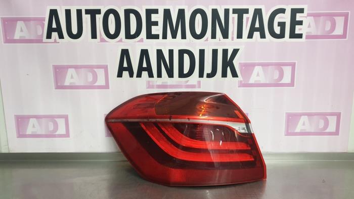 Taillight, left from a BMW 2 serie Active Tourer (F45) 218i 1.5 TwinPower Turbo 12V 2016