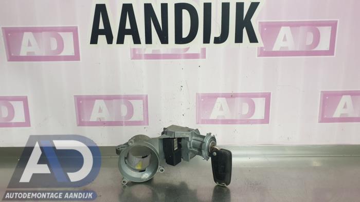 Używane Stacyjka + Kluczyk Opel Corsa D 1.7 CDTi 16V Ecotec Cena € 29,99 Procedura marży oferowane przez Autodemontage Aandijk