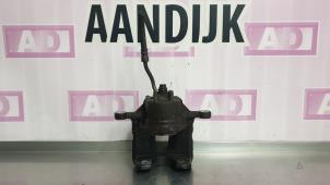 Used Front brake calliper, left Hyundai i20 1.2i 16V Price € 29,99 Margin scheme offered by Autodemontage Aandijk