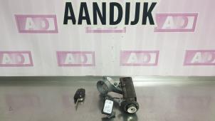 Używane Stacyjka + Kluczyk Opel Adam 1.4 16V Cena € 49,99 Procedura marży oferowane przez Autodemontage Aandijk