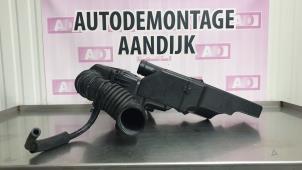 Usados Cuerpo de filtro de aire Hyundai iX20 (JC) 1.6i 16V Precio € 99,99 Norma de margen ofrecido por Autodemontage Aandijk