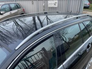 Używane Zestaw relingów dachowych Mercedes C Estate (S204) 3.0 C-320 CDI V6 24V 4-Matic Cena € 124,99 Procedura marży oferowane przez Autodemontage Aandijk