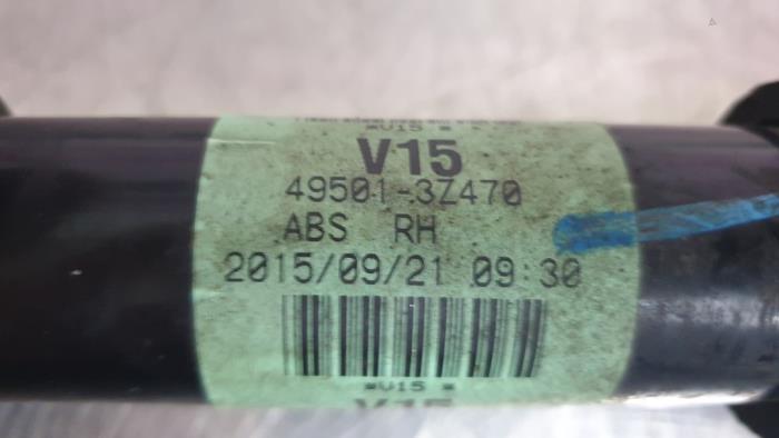 Front drive shaft, right from a Hyundai i40 CW (VFC) 1.7 CRDi 16V 2016