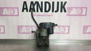 Usagé Etrier de frein arrière gauche Hyundai i40 CW (VFC) 1.7 CRDi 16V Prix € 119,99 Règlement à la marge proposé par Autodemontage Aandijk