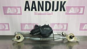 Used Wiper motor + mechanism Suzuki Splash 1.0 12V Price € 39,99 Margin scheme offered by Autodemontage Aandijk