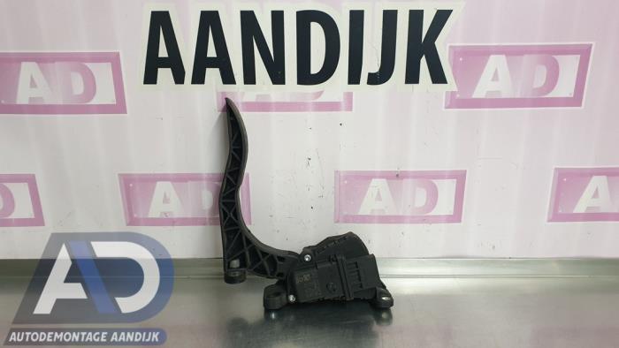 Gaspedalposition Sensor van een Audi A6 Avant Quattro (C6) 3.0 TDI V6 24V 2007