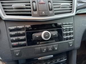 Used Radio CD player Mercedes E Estate (S212) E-350 CDI V6 24V BlueEfficiency Price € 349,99 Margin scheme offered by Autodemontage Aandijk