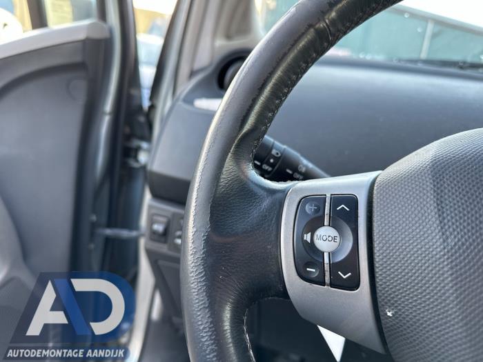 Lenkrad Toyota Yaris II 1.3 16V VVT-i - 00000 TOYOTA 