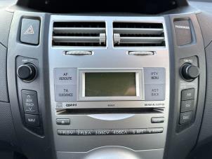 Używane Radioodtwarzacz CD Toyota Yaris II (P9) 1.3 16V VVT-i Cena € 49,99 Procedura marży oferowane przez Autodemontage Aandijk