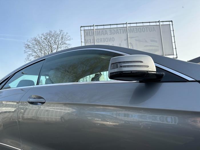Puerta 2 puertas derecha de un Mercedes-Benz E (C207) E-350 CGI V6 24V 2011