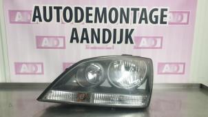 Used Headlight, left Kia Sorento I (JC) 2.5 CRDi 16V Price € 49,99 Margin scheme offered by Autodemontage Aandijk