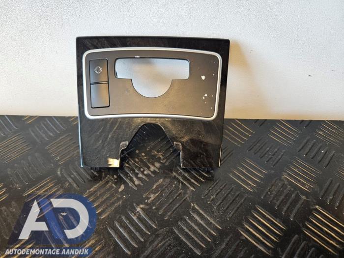 Begagnade Instrumentbräda, del Mercedes E Estate (S212) E-350 CDI V6 24V BlueEfficiency Pris € 19,99 Marginaltabell erbjuds av Autodemontage Aandijk