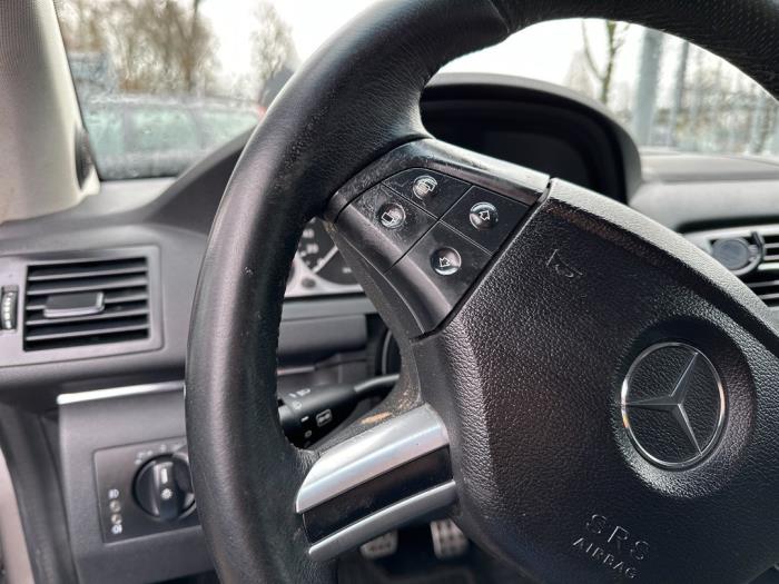 Steering wheel from a Mercedes-Benz B (W245,242) 2.0 B-200 16V 2006