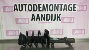 Używane Amortyzator lewy przód Volvo C30 (EK/MK) 2.4 D5 20V Cena € 59,99 Procedura marży oferowane przez Autodemontage Aandijk
