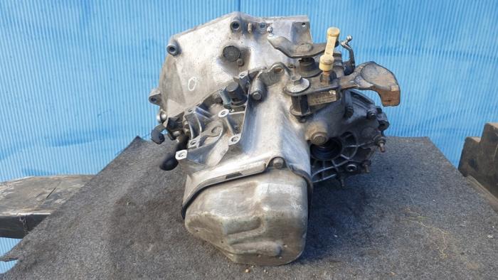 Gearbox from a Peugeot 207 CC (WB) 1.6 16V 2008