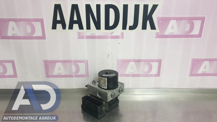Used ABS pump Renault Twingo II (CN) 1.2 Price € 49,99 Margin scheme offered by Autodemontage Aandijk