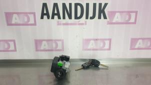 Used Ignition lock + key Honda Insight (ZE2) 1.3 16V VTEC Price € 99,99 Margin scheme offered by Autodemontage Aandijk