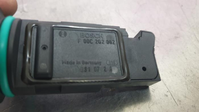 Air mass meter from a BMW 1 serie (E88) 120i 16V 2010