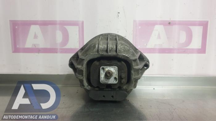 Used Engine mount BMW 1 serie (E88) 120i 16V Price € 14,99 Margin scheme offered by Autodemontage Aandijk