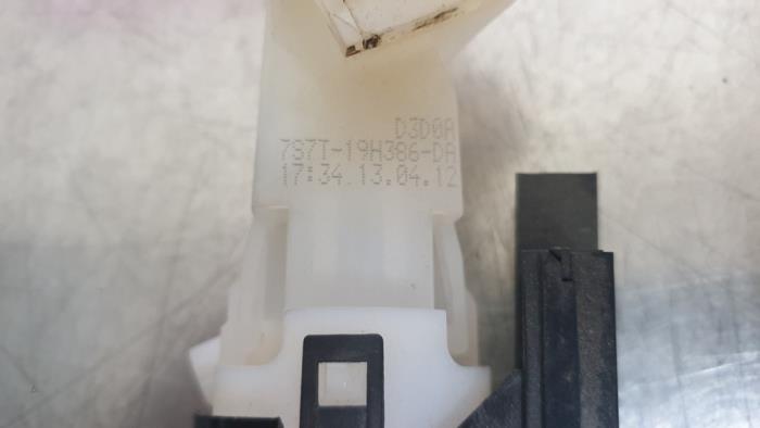 Zündschloss+Schlüssel van een Ford C-Max (DXA) 1.6 TDCi 16V 2013
