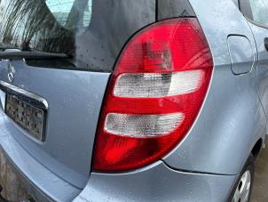 Used Taillight, right Mercedes A (W169) 1.5 A-150 5-Drs. Price € 34,99 Margin scheme offered by Autodemontage Aandijk